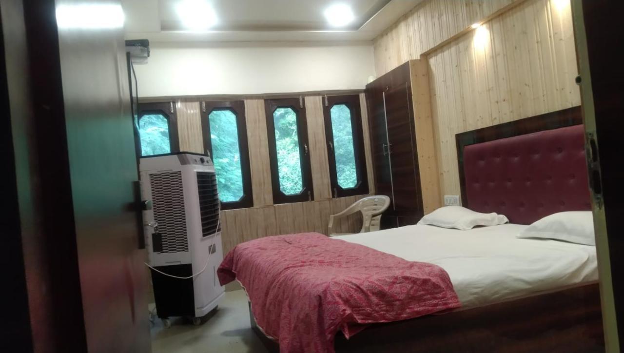 Host Agra (Uttar Pradesh)